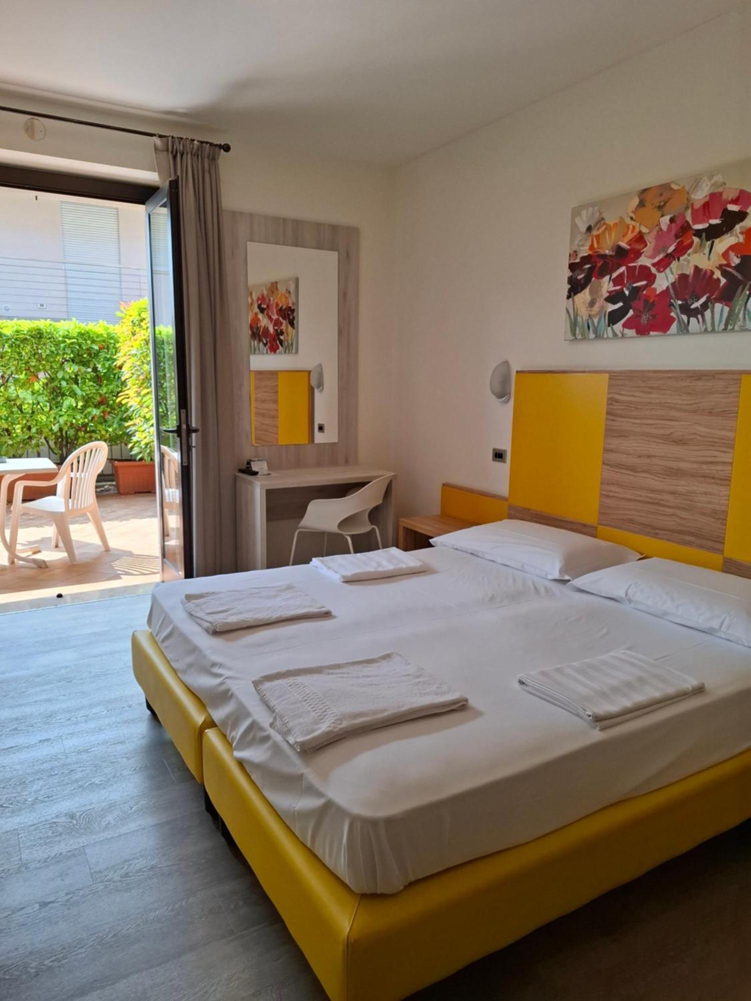 Hotel Garni Onda Torri Del Benaco