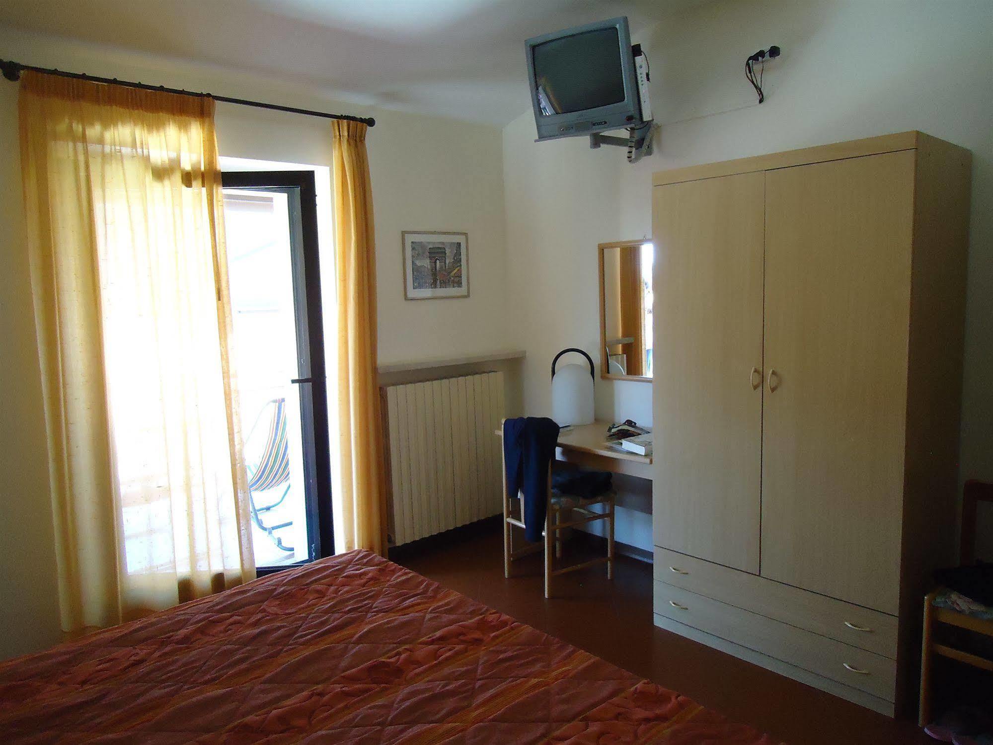 Hotel Garni Onda Torri Del Benaco